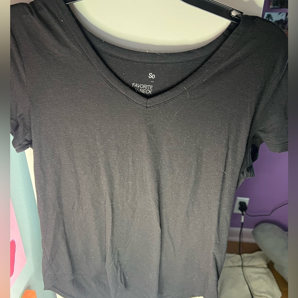 woman’s v neck